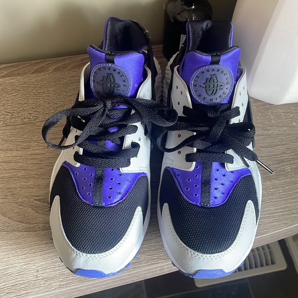 NWOB Nike Air Running Shoes size 7.5 - Picture 1 of 4